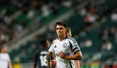 Bartosz Kapustka przedłuża kontrakt z Legią