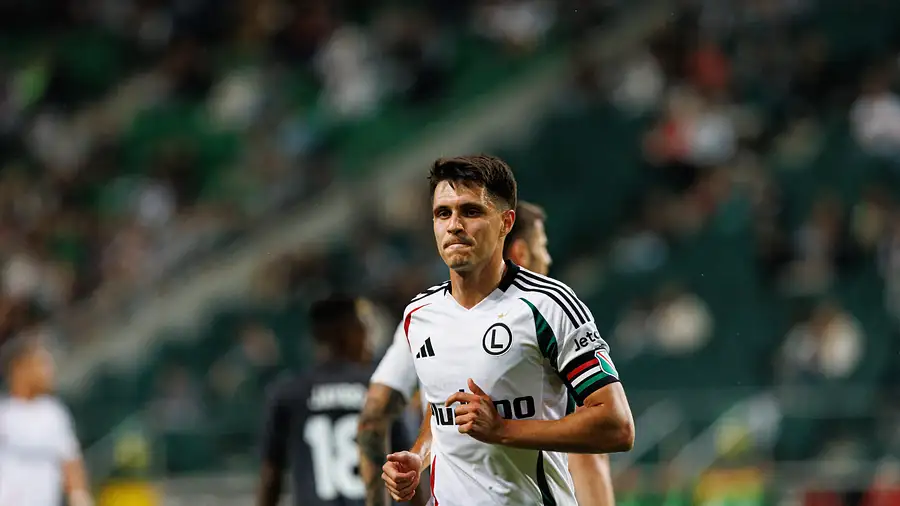 Bartosz Kapustka przedłuża kontrakt z Legią