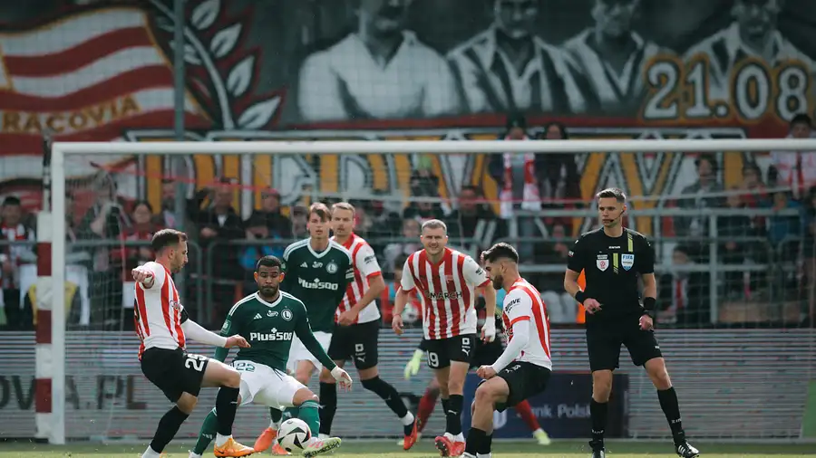 Cracovia sensacyjnie pokonuje Legię 3:1