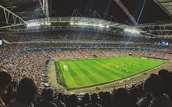 Legia mecz dzisiaj: emocje i nieprzewidywalność na boisku