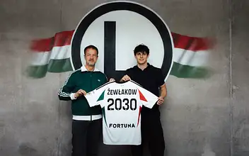 Jakub Żewłakow podpisuje nowy kontrakt z Legią