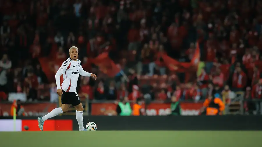 Legia Warszawa wygrywa z Widzewem